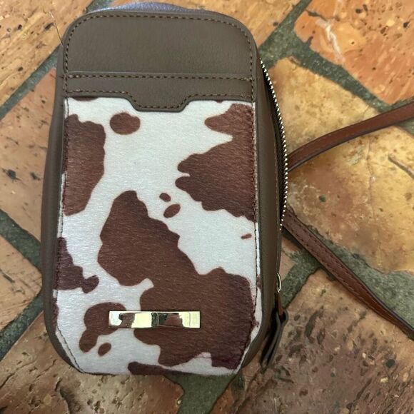 Cow print crossbody wallet cellphone holder - Picture 4 of 6
